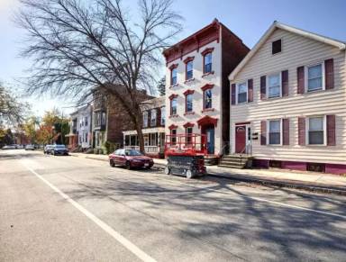 Main picture of 449 2nd St
