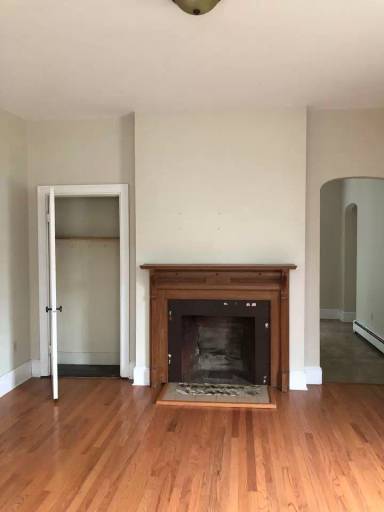 Main picture of 226 Woodford St