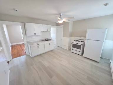 Main picture of 136 3rd Ave