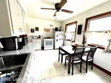 Main picture of 918 E Howard Ave