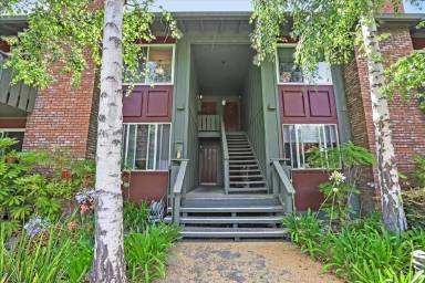 Main picture of 99 E Middlefield Rd