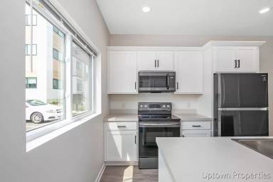 Main picture of 937 Fulton St W