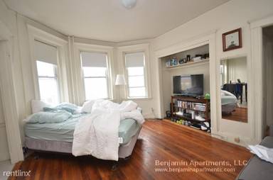 Main picture of 1171 Boylston St