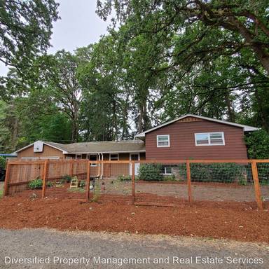 Main picture of 1650 27th Ave SW