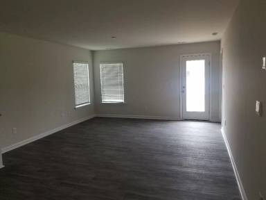 Main picture of 107 Pioneer Dr