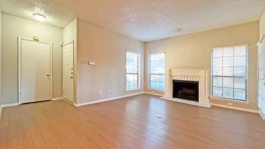 Main picture of 5859 Frankford Rd