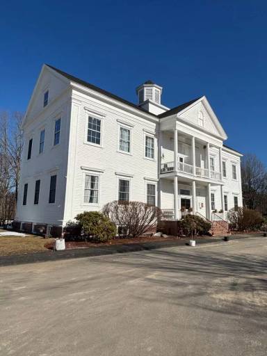 Main picture of 16 Oak St