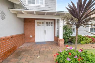 Main picture of 2882 W 232nd St