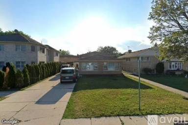 Main picture of 7008 N Hamlin Ave