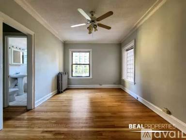 Main picture of 1164 N Dearborn Apartments