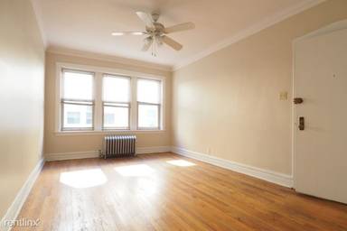 Main picture of 2954 W Belle Plaine Ave