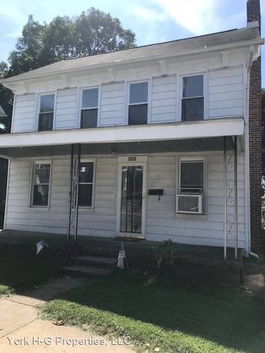 Main picture of 246 W Main St