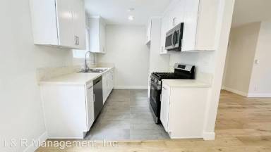 Main picture of 13440 Victory Blvd