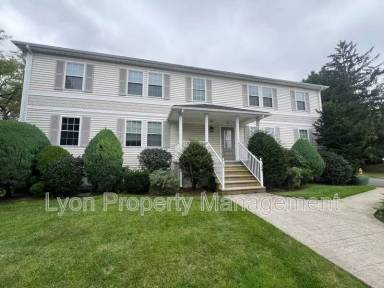 Main picture of 79 Cottage St