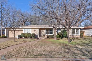 Main picture of 4042 Benbrook St