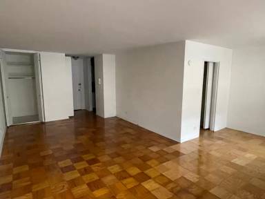 Main picture of 2404 E 82 St