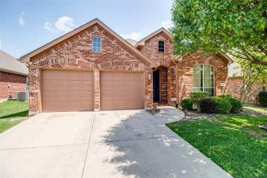 Main picture of 6219 Holly Crest Ln