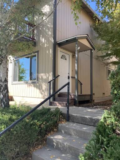 Main picture of 167 Lincoln Way