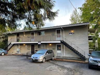 Main picture of 1001 SW Woods St