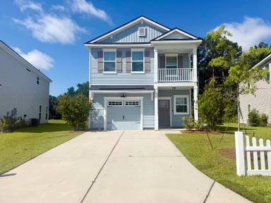 Main picture of 75 Conifer St