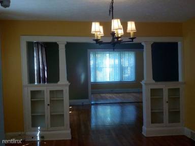 Main picture of 109 N Rose Blvd
