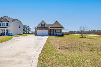 Main picture of 200 Holly Grove Ct E