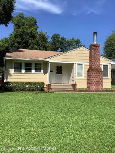 Main picture of 205 Roma Dr
