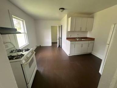 Main picture of 372 Chatelaine Ave