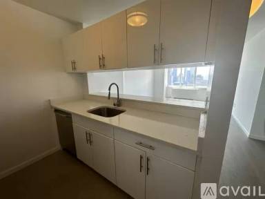 Main picture of 650 W 41st St