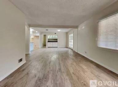 Main picture of 8231 Variel Ave