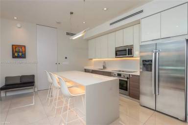 Main picture of Brickell Ten
