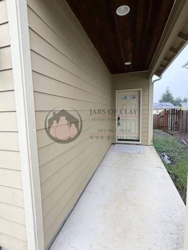 Main picture of 814 Crouchen St NW