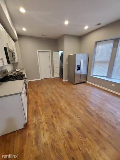 Main picture of 70 E 48th St