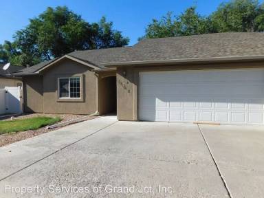 Main picture of 3006 1/2 Oakwood Dr