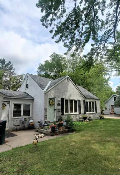 Main picture of 2245 Pinewood Dr