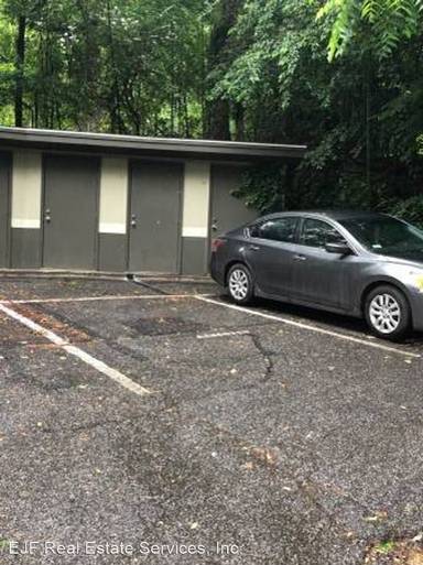 Main picture of 4595 MacArthur Blvd NW