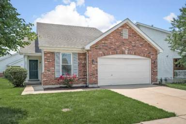 Main picture of 150 Roxbury Dr