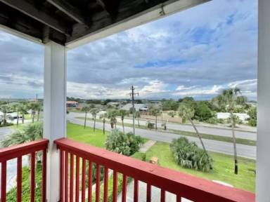 Main picture of 2003 Devmor Ct