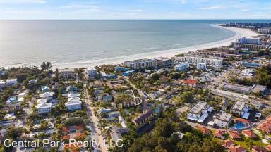 Main picture of 6786 Sarasea Cir