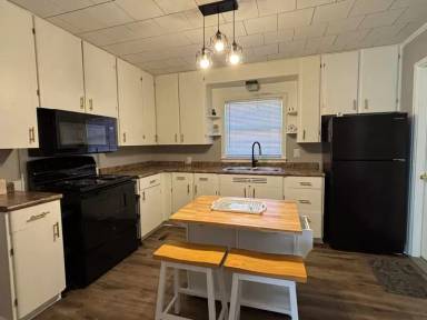 Main picture of 524 W Strawn Ave