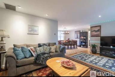 Main picture of 76 Bay Rd