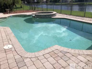 Main picture of 10663 Versailles Blvd