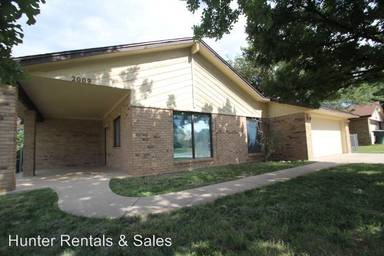 Main picture of 2009 Cedarview Dr