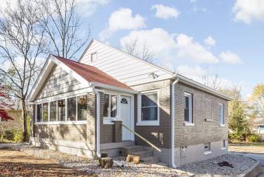 Main picture of 4828 E Raymond St