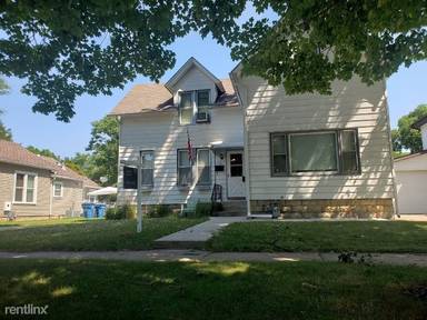 Main picture of 612 E Main St