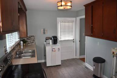 Main picture of 1907 S Miami Blvd