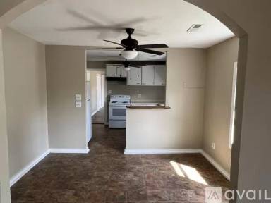 Main picture of 1006 Harding Blvd