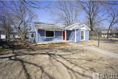 Main picture of 2102 W 2nd Ave