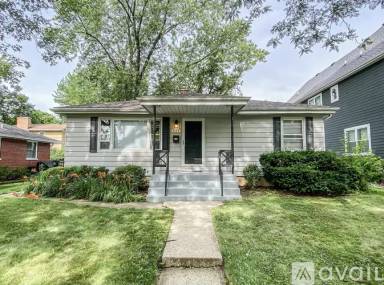 Main picture of 649 S Main St