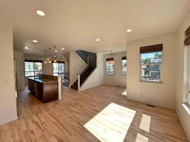 Main picture of 2468 Decatur St